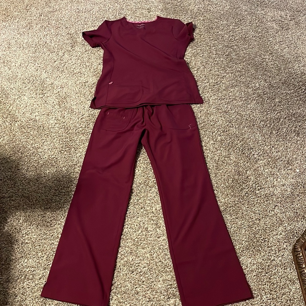Med couture scrubs size small